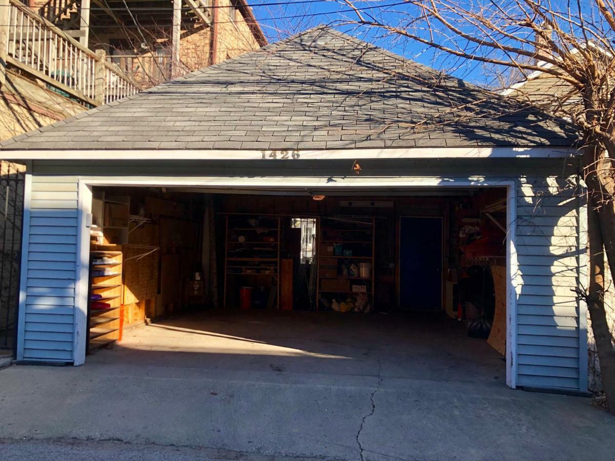 3 Bedroom Spacious Home In Ideal Location W Free Parking Back Yard Pets Welcome Chicago Exterior photo
